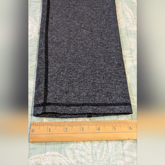 GAP Fit Heathered Grey Leggings. Size L. - Picture 6 of 8